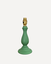 Load image into Gallery viewer, VINTAGE WOOD TABLE LAMP, GREEN
